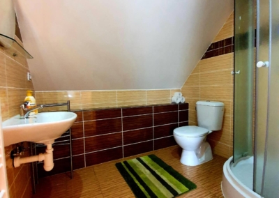 Studio bathroom